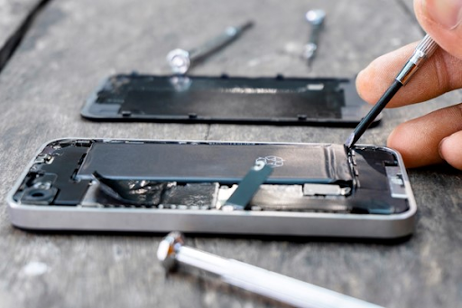 Ultimate Guide to iPhone Screen Repairs: Save Money and Time – Business Lucid