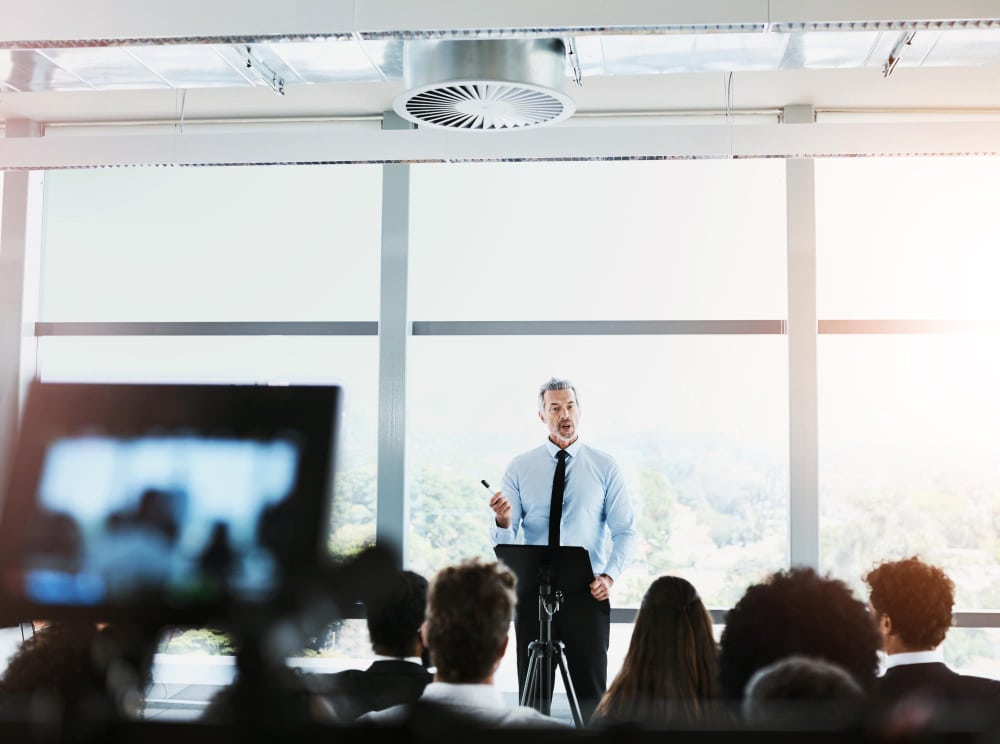 Why Hiring Industry-Specific Business Speakers Leads Higher ROI