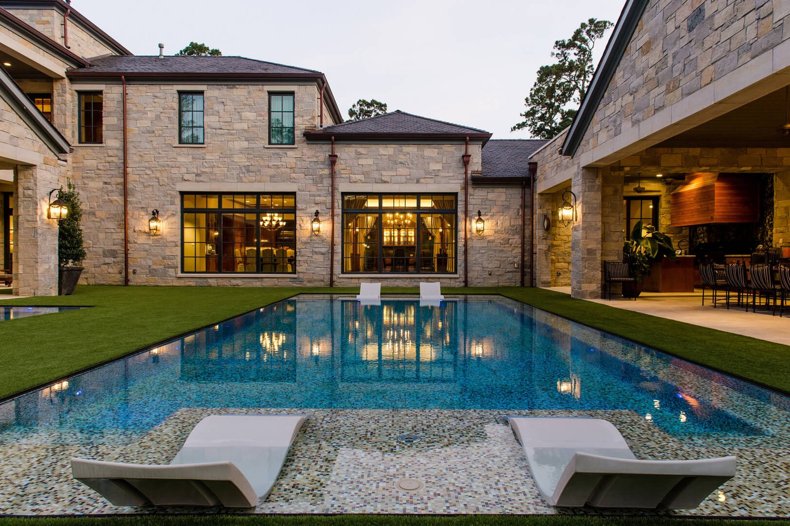 How Do Houston Swimming Pool Builders Create the Perfect Backyard Oasis? - futuretechradar.com