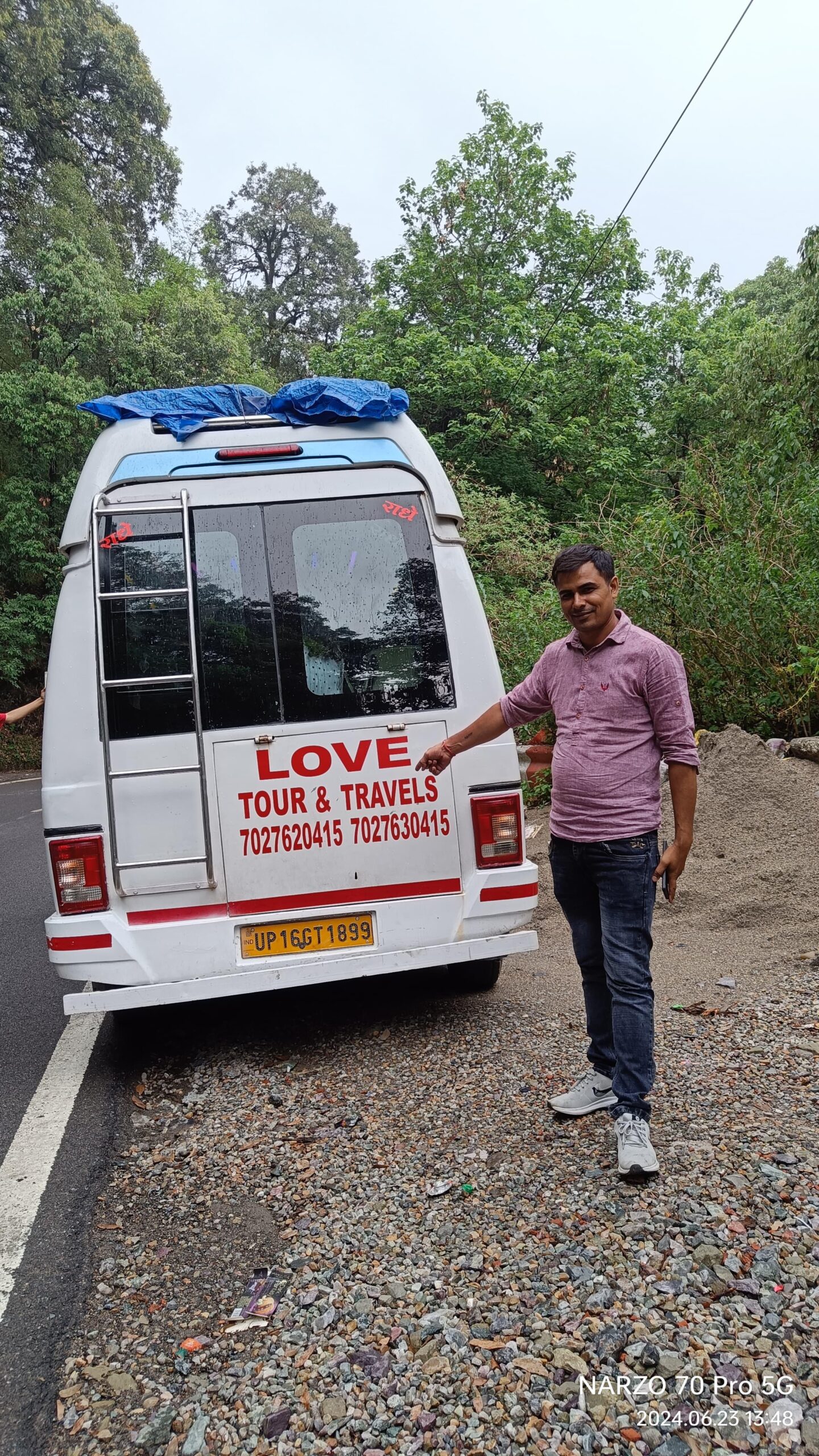 9-Seater Tempo Traveller on Rent