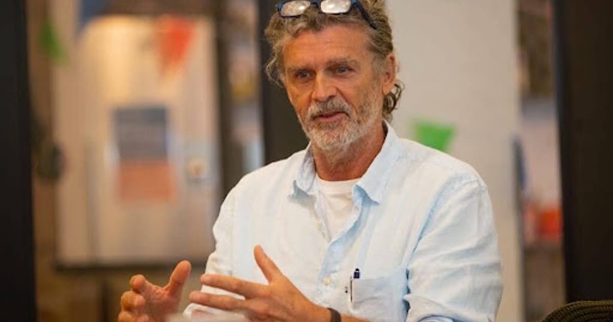 Wayne Linton - Australia, http://waynelinton.com/, University of Melbourne | about.me