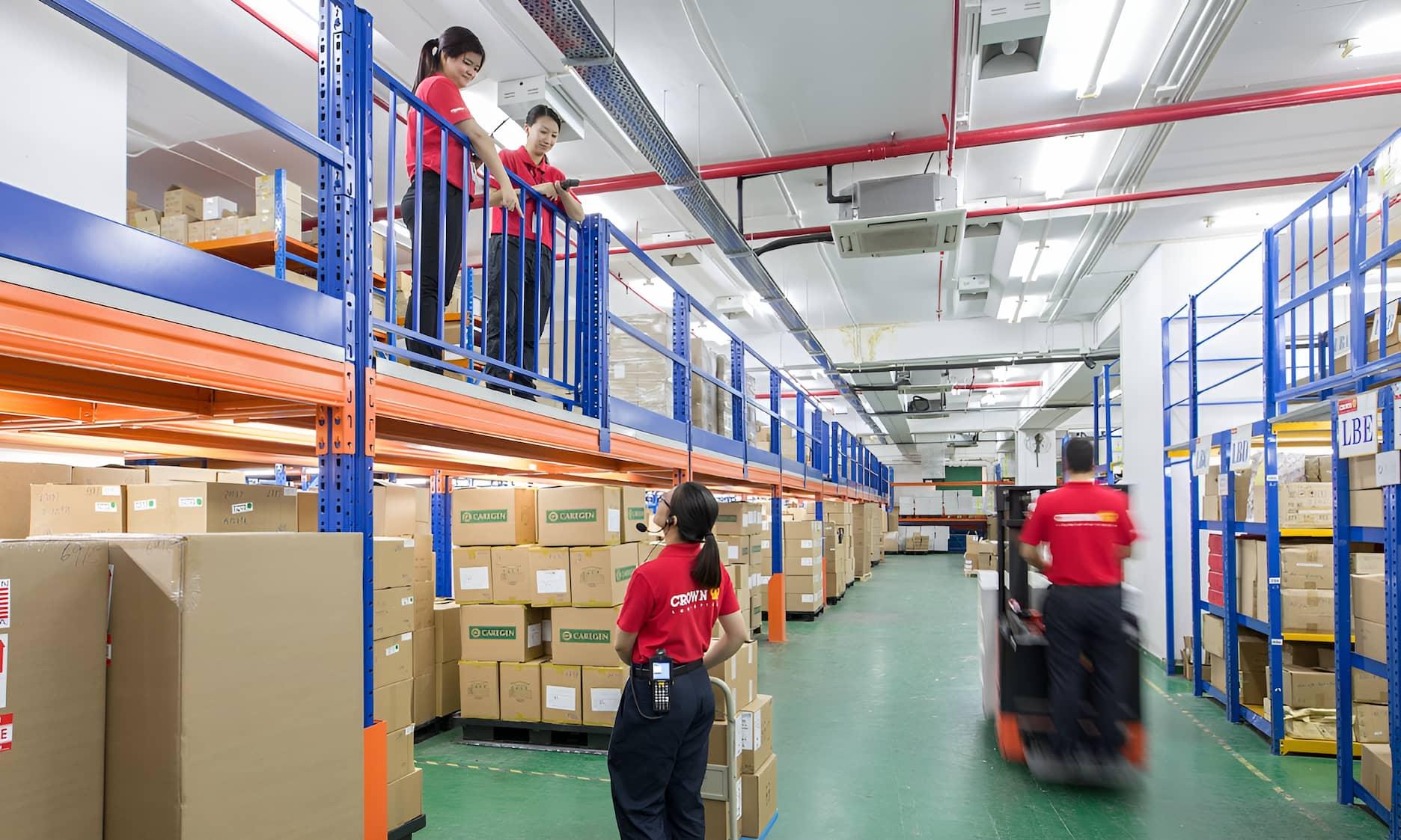 Women on the move in logistics and warehousing