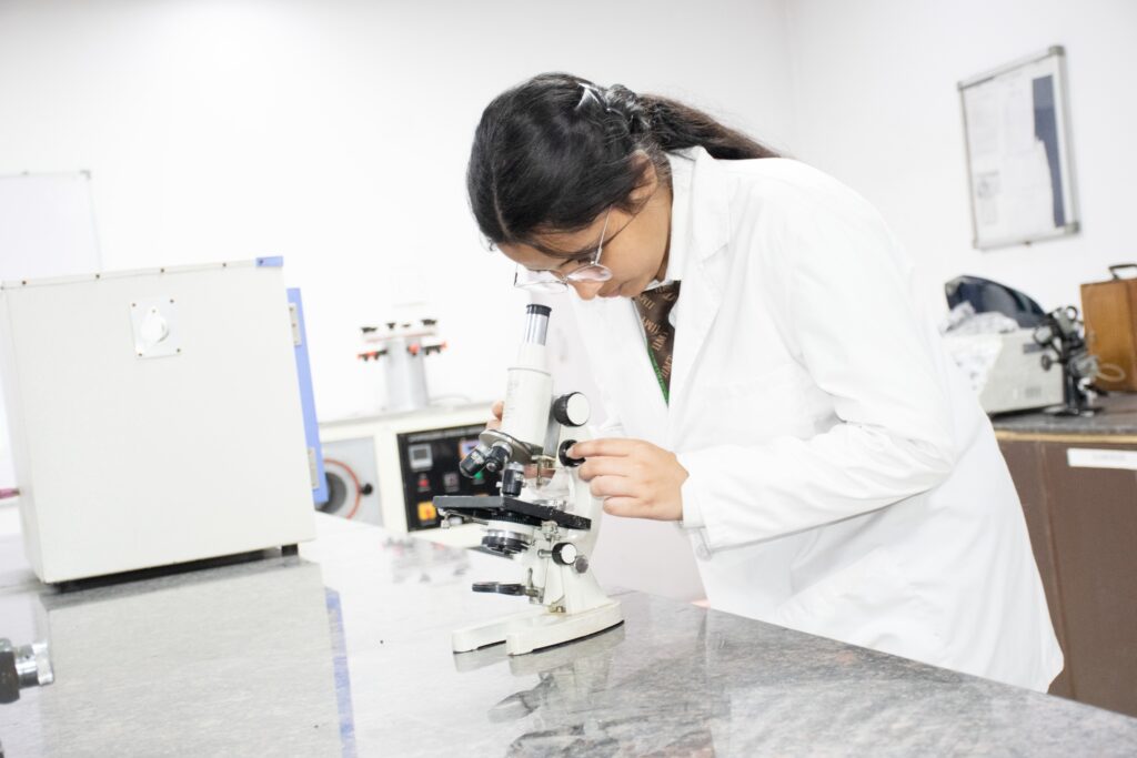 BEST B.PHARMA COLLEGE IN NOIDA - IIMT Group of Colleges